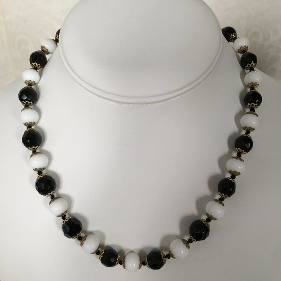 Vintage Black Bead Necklaces - Set of 3 - MINT - Picture 8 of 11